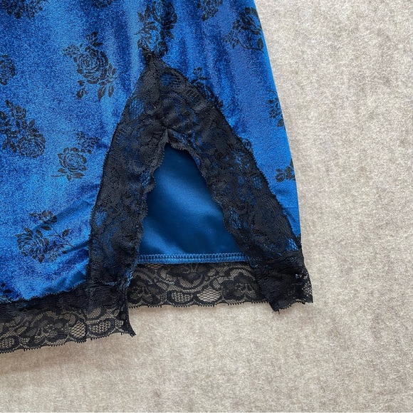 Women's Velvet Mini Slip Dress with Lace XL Juniors - Picture 4 of 8